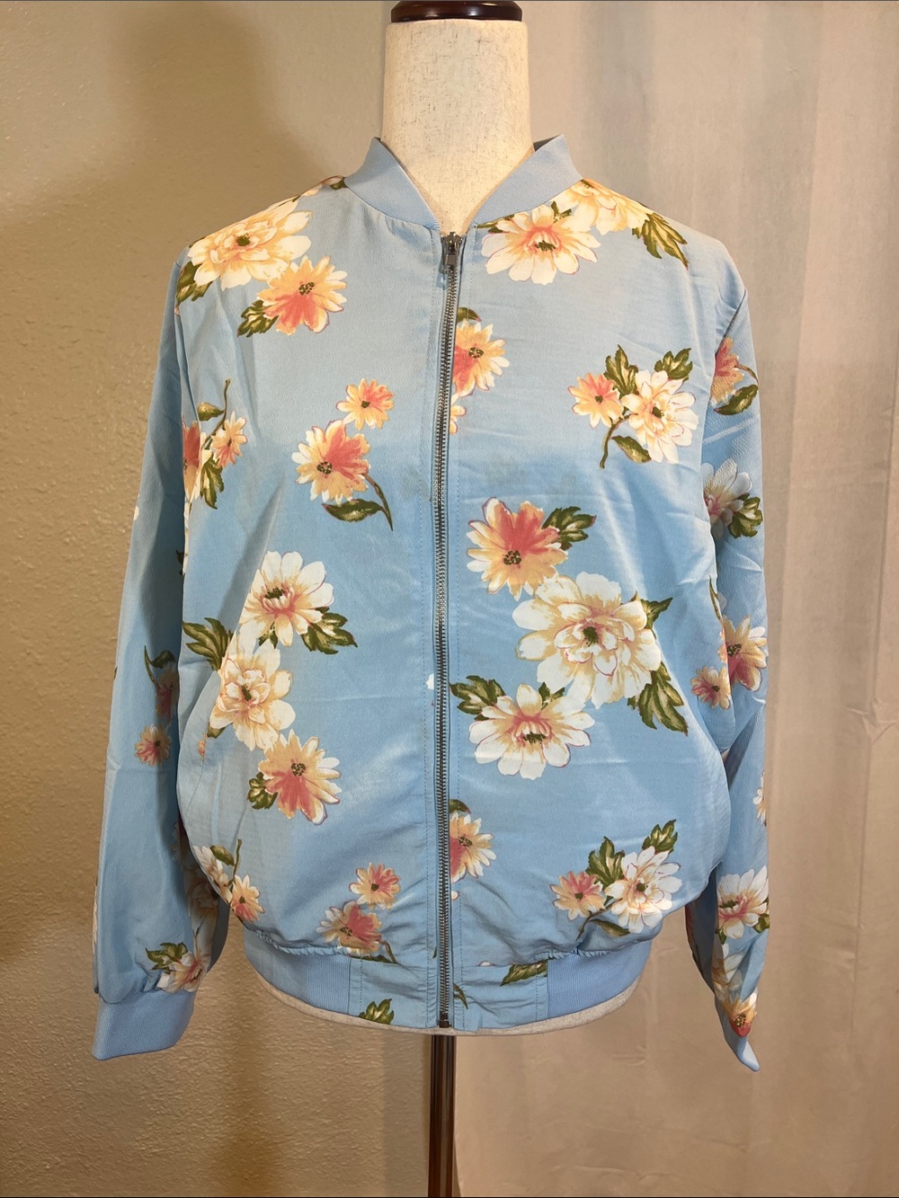 Blu Pepper Light Blue Floral Bomber Jacket. Size 1X. NWOT